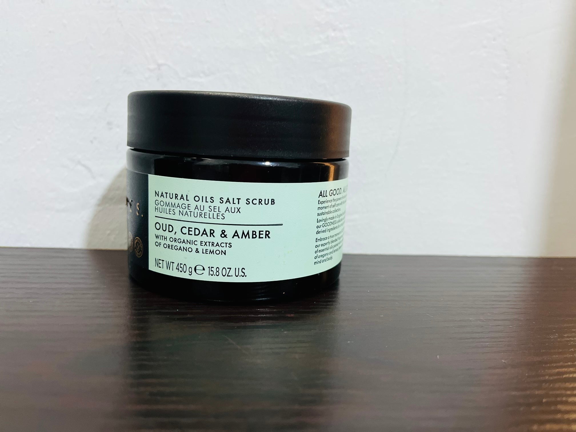 Baylis & Harding Goodness Oud, Cedar & Natural Amber.